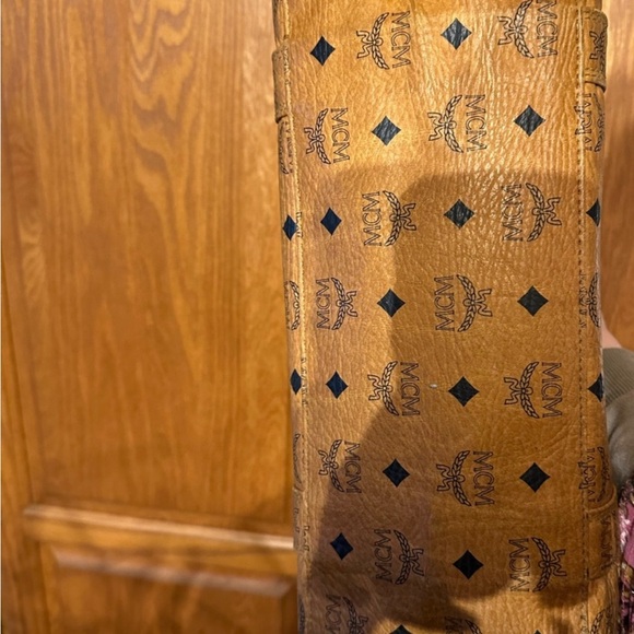 MCM long strap conyack zipper top Tote Bag inside pocket - Picture 10 of 15